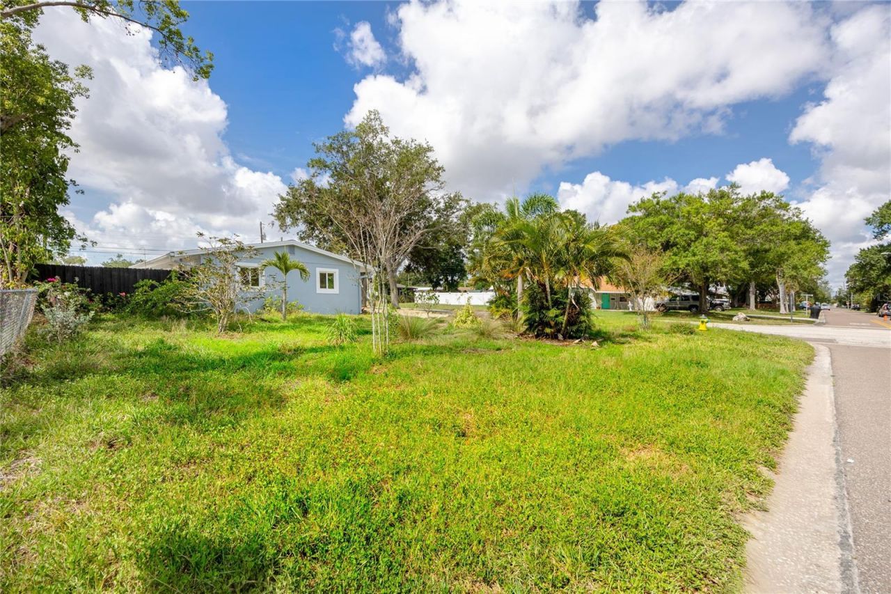 4095 Locust Street Ne, Saint Petersburg, FL 33703 Photo