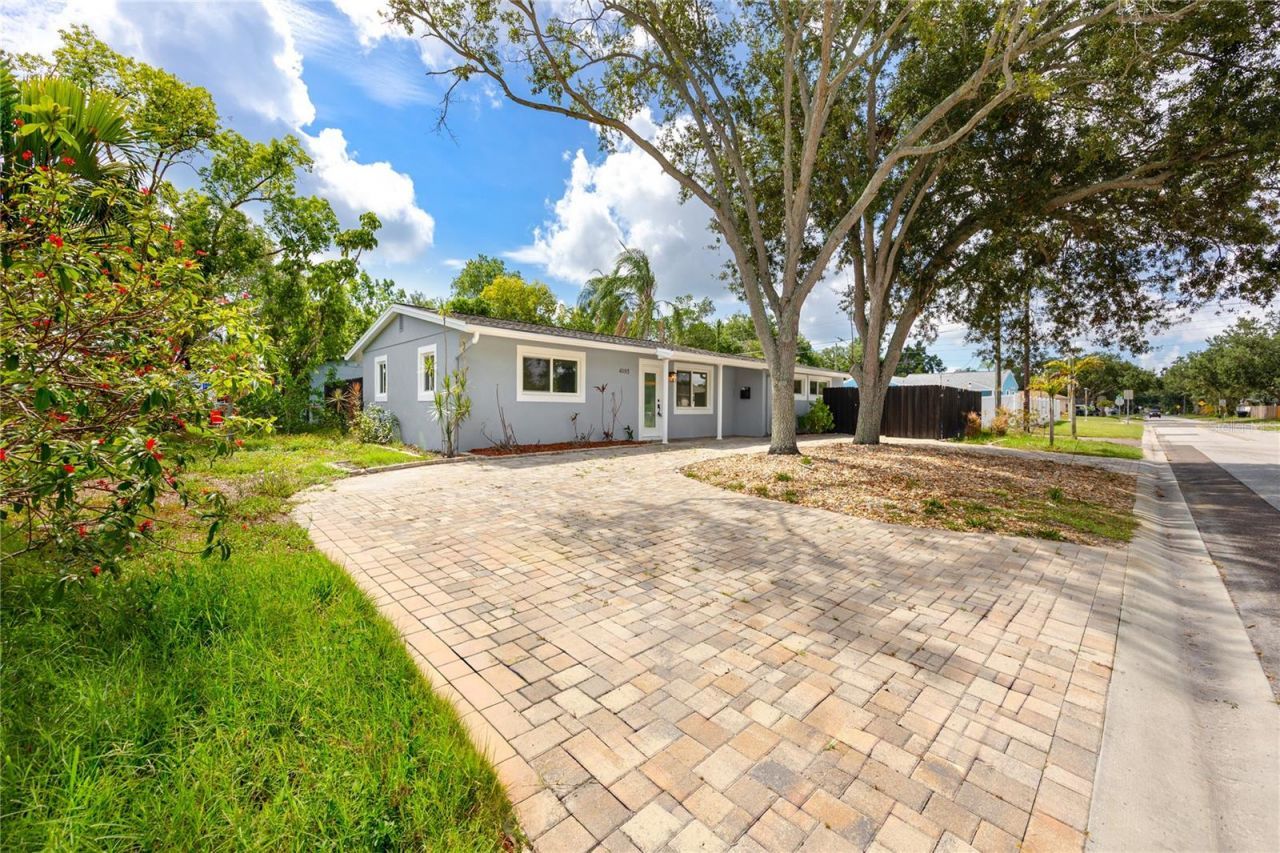 4095 Locust Street Ne, Saint Petersburg, FL 33703 Photo
