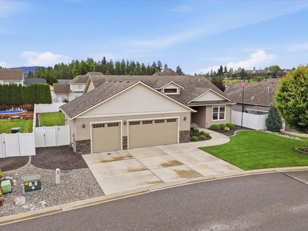 16507 E 10th Ln, Spokane Valley, WA 99037