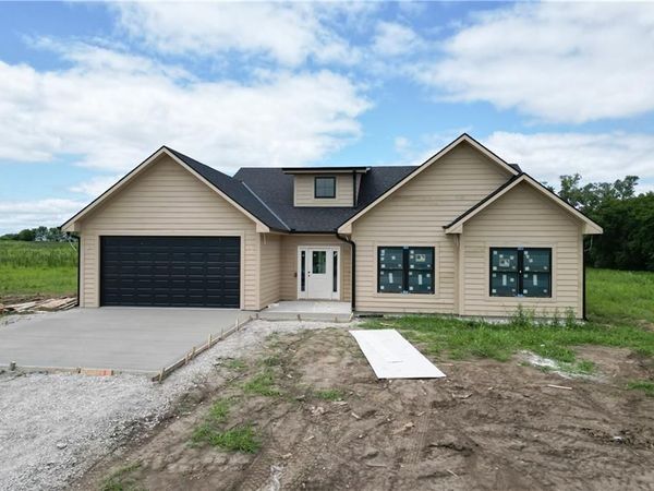 8915 Varner Road, Odessa, MO 64076