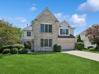 527 Mallard Point Circle, North Aurora, IL 60542 primary photo