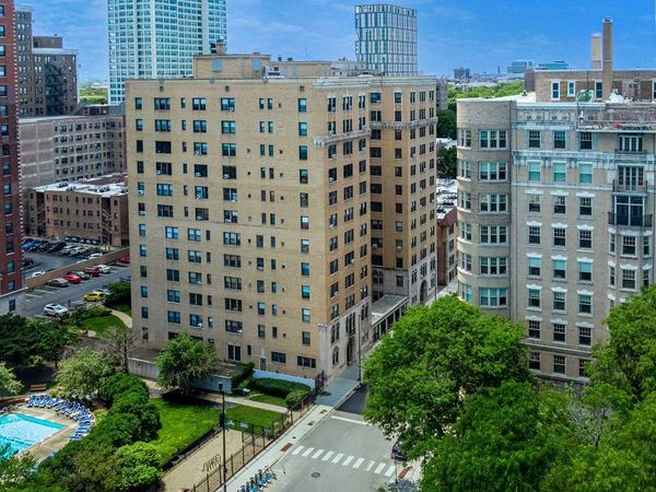 1755 E 55th Street , Unit 901, Chicago, IL 60615