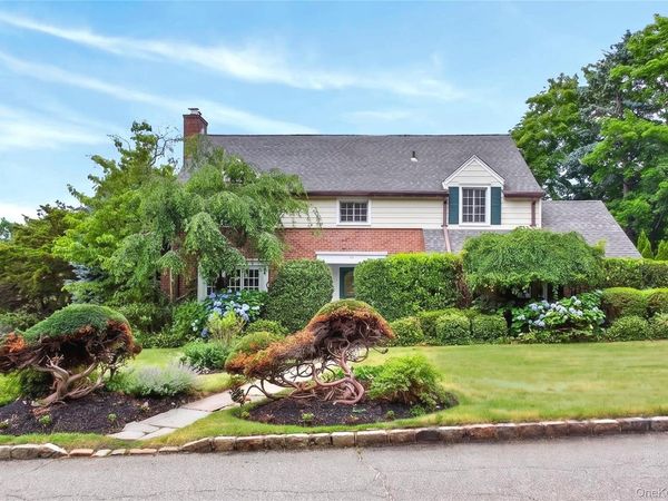 10 Ridge Drive , Port Washington, NY 11050