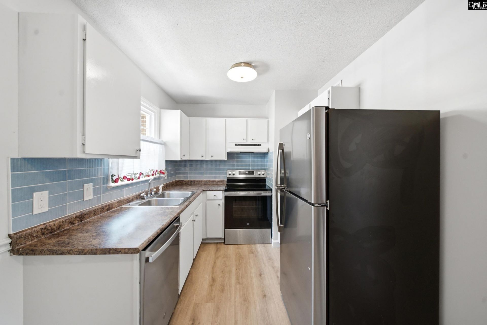 5516 Lakeshore Drive Photo 4