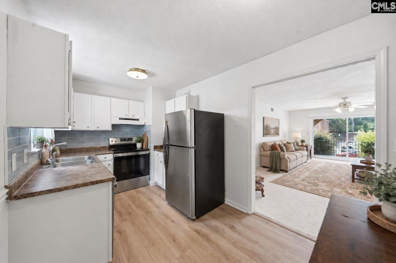 5516 Lakeshore Drive Photo 4