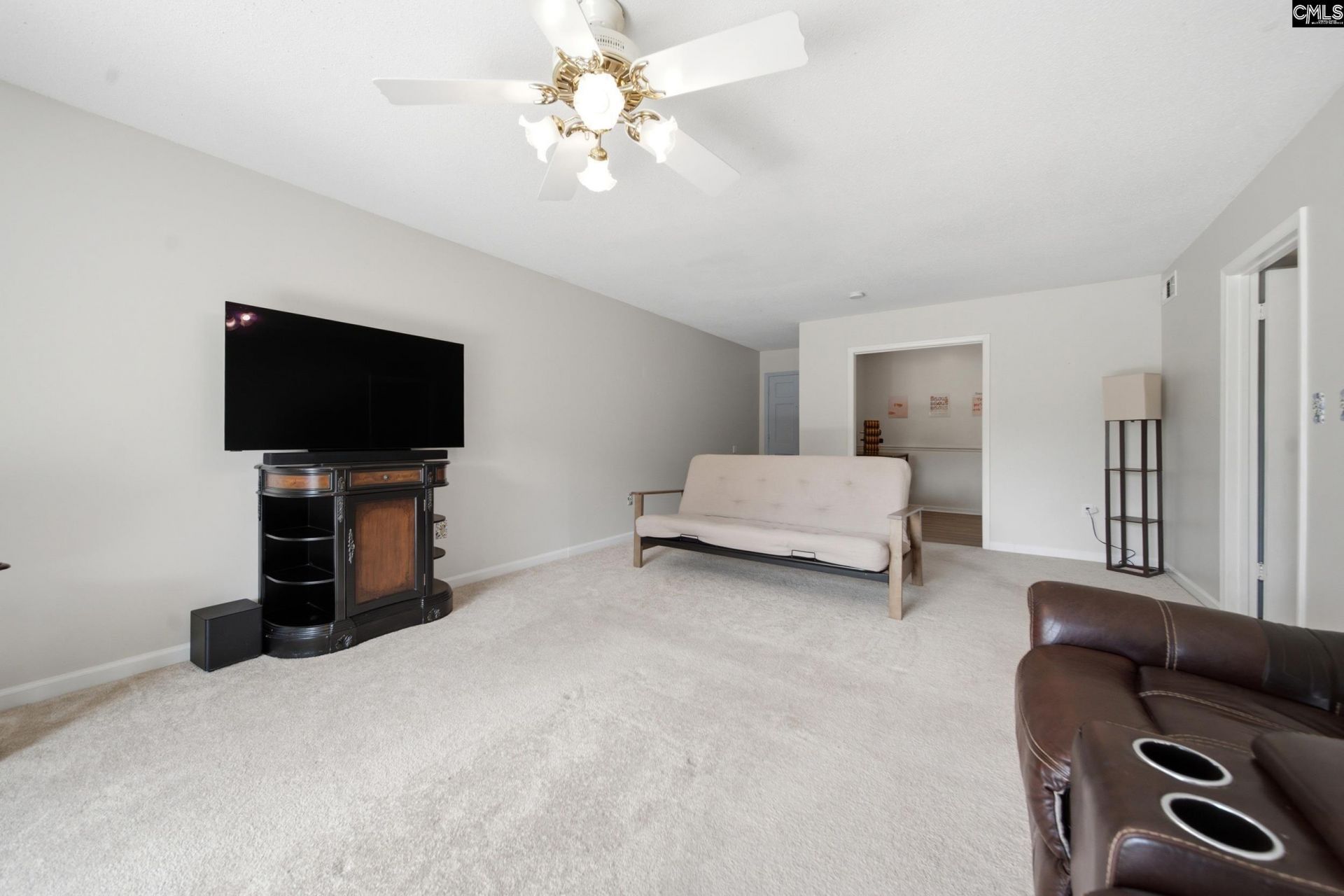 5516 Lakeshore Drive Photo 7