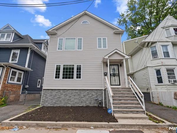 35-37 W End Avenue, NEWARK, NJ 07106