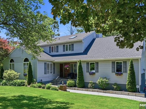 18 Tice Road, WEST MILFORD, NJ 07421