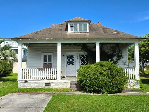 213 Elm Street, Beaufort, NC 28516
