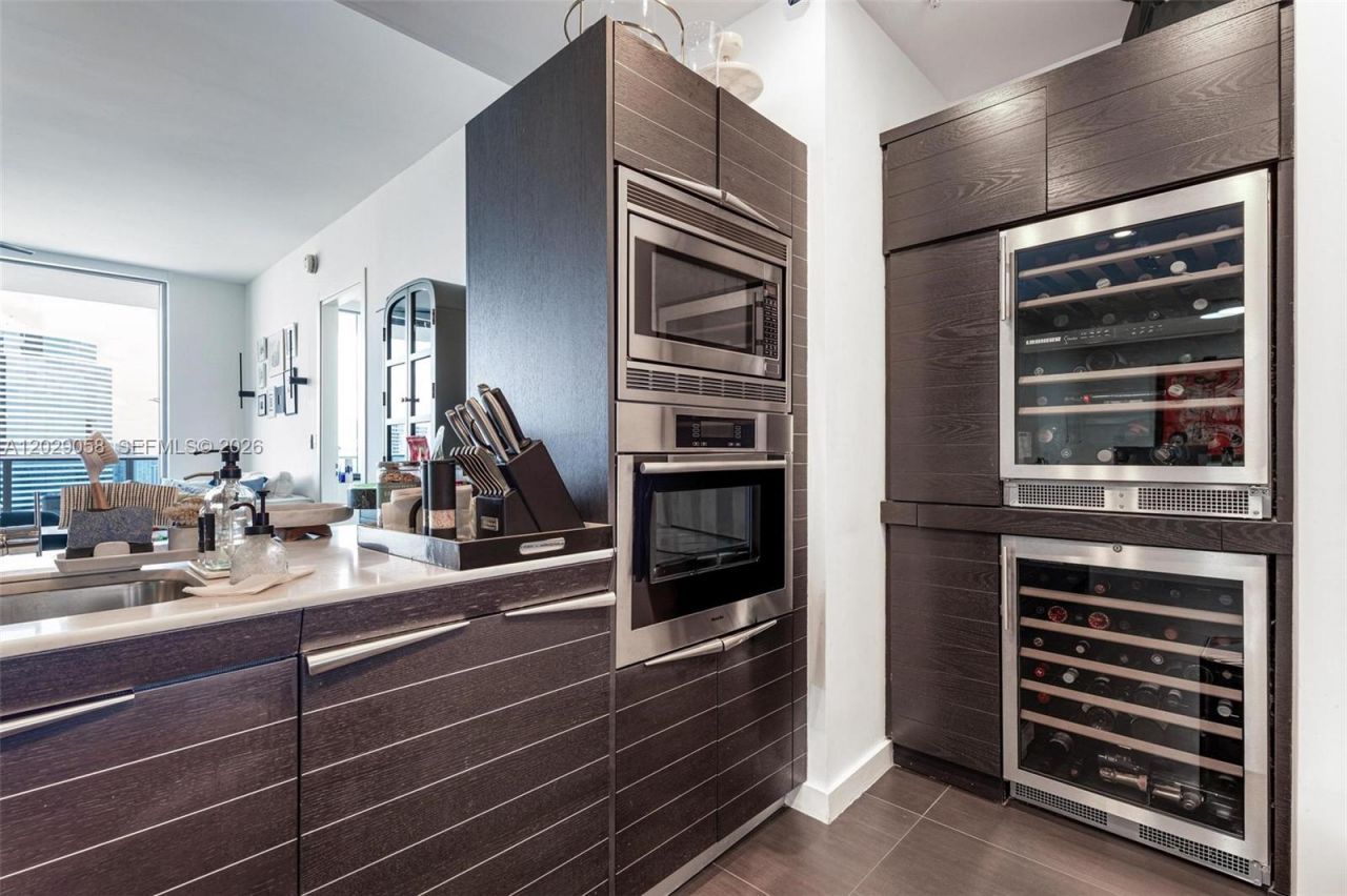 200 Biscayne Boulevard Way , Unit 4812, Miami, FL 33131 Photo