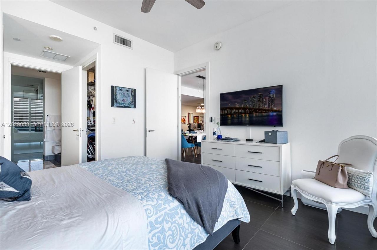 200 Biscayne Boulevard Way , Unit 4812, Miami, FL 33131 Photo