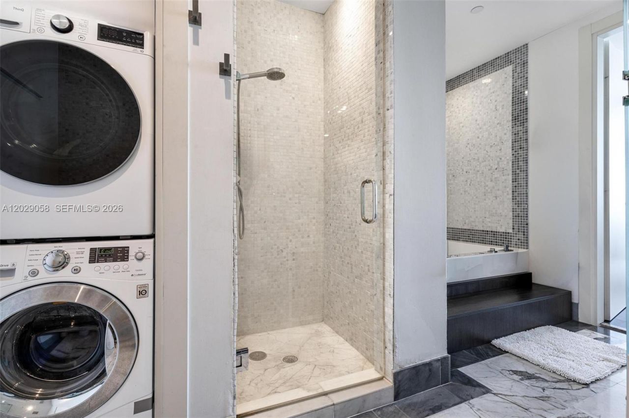 200 Biscayne Boulevard Way , Unit 4812, Miami, FL 33131 Photo