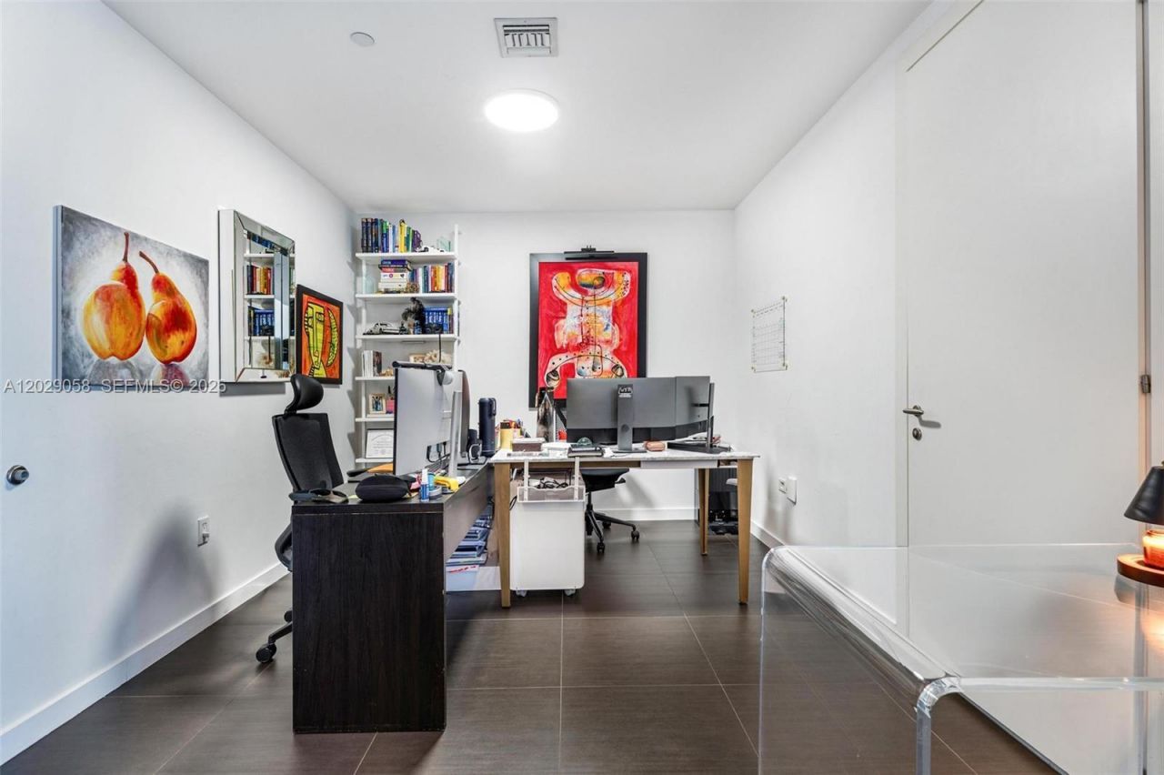 200 Biscayne Boulevard Way , Unit 4812, Miami, FL 33131 Photo