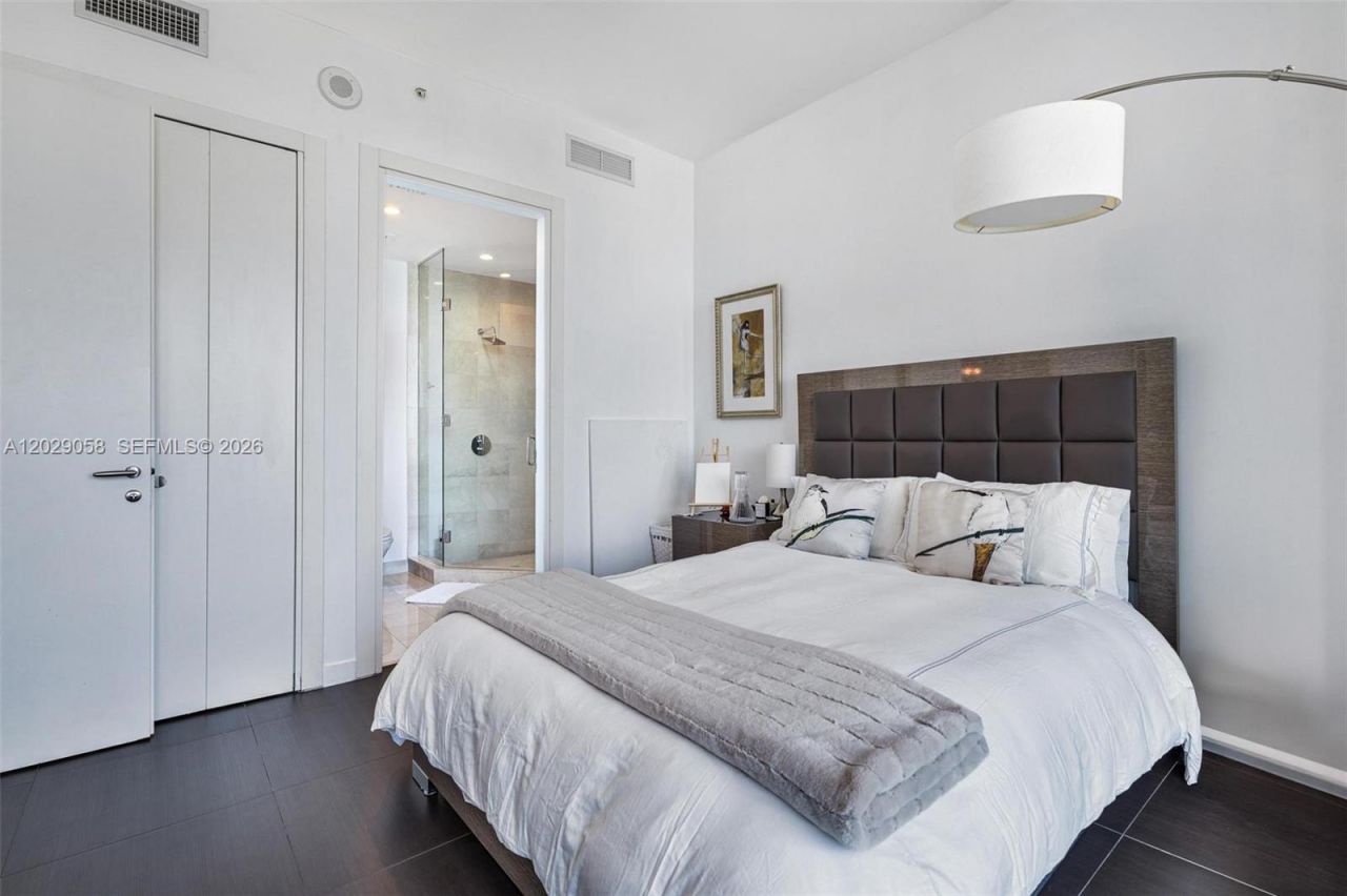 200 Biscayne Boulevard Way , Unit 4812, Miami, FL 33131 Photo