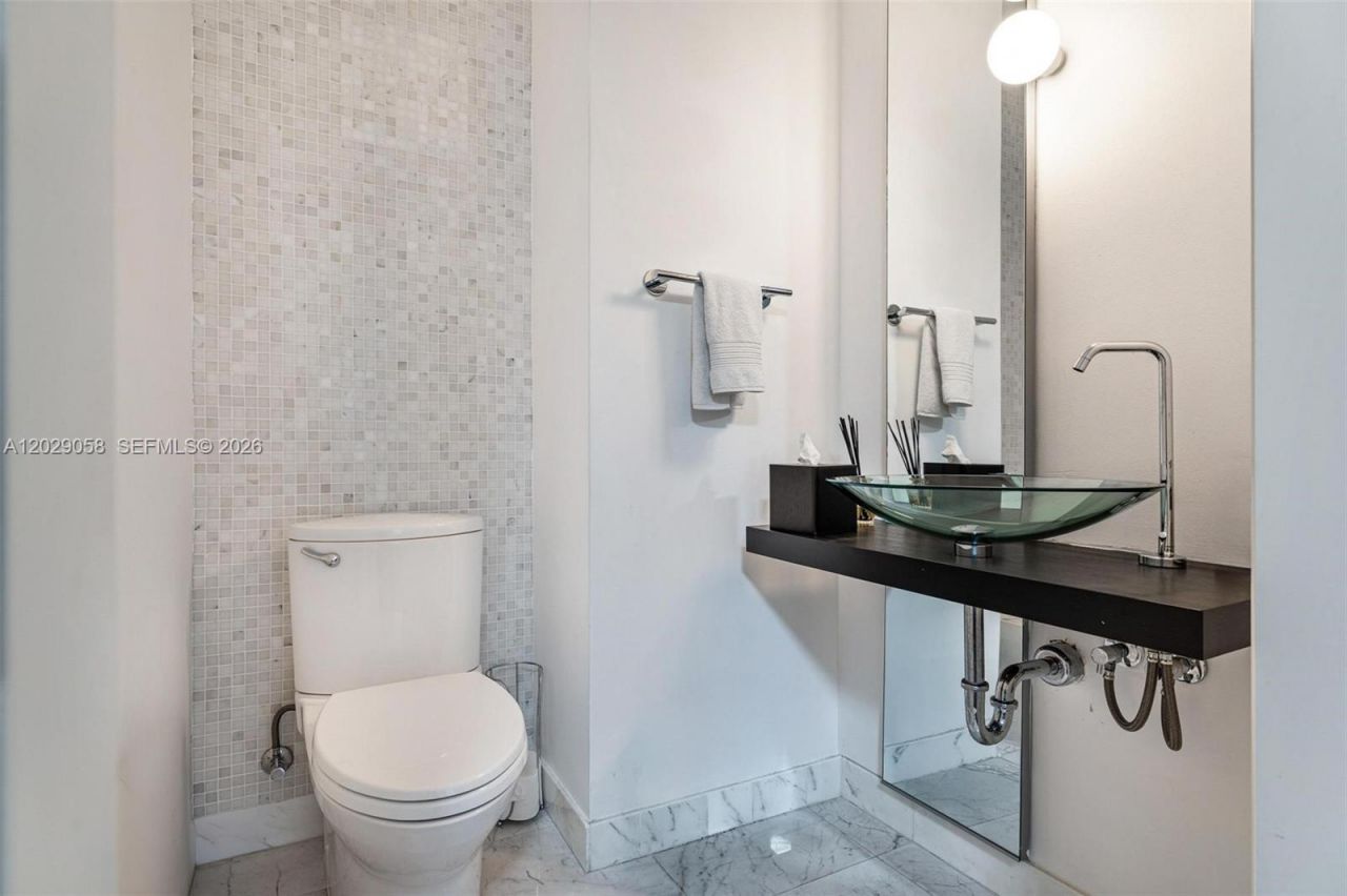 200 Biscayne Boulevard Way , Unit 4812, Miami, FL 33131 Photo