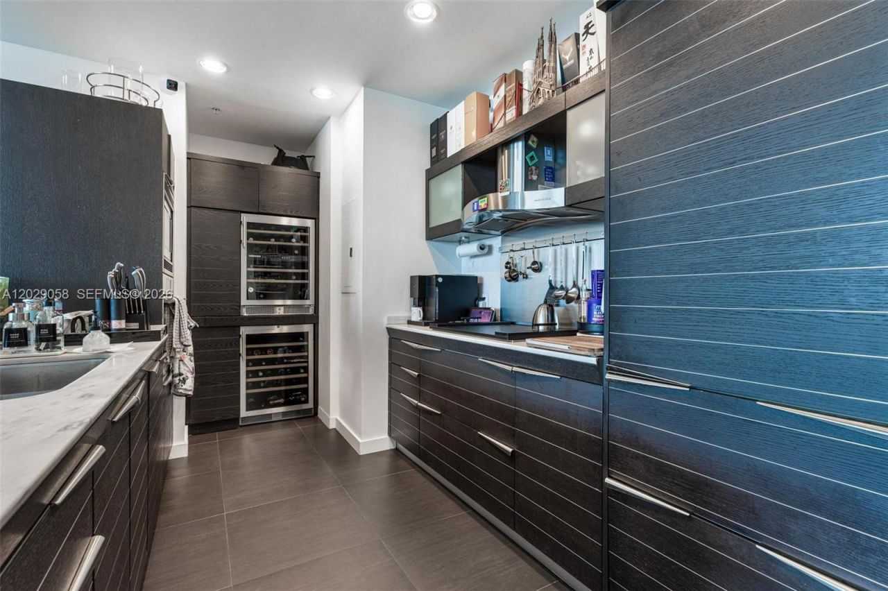 200 Biscayne Boulevard Way , Unit 4812, Miami, FL 33131 Photo
