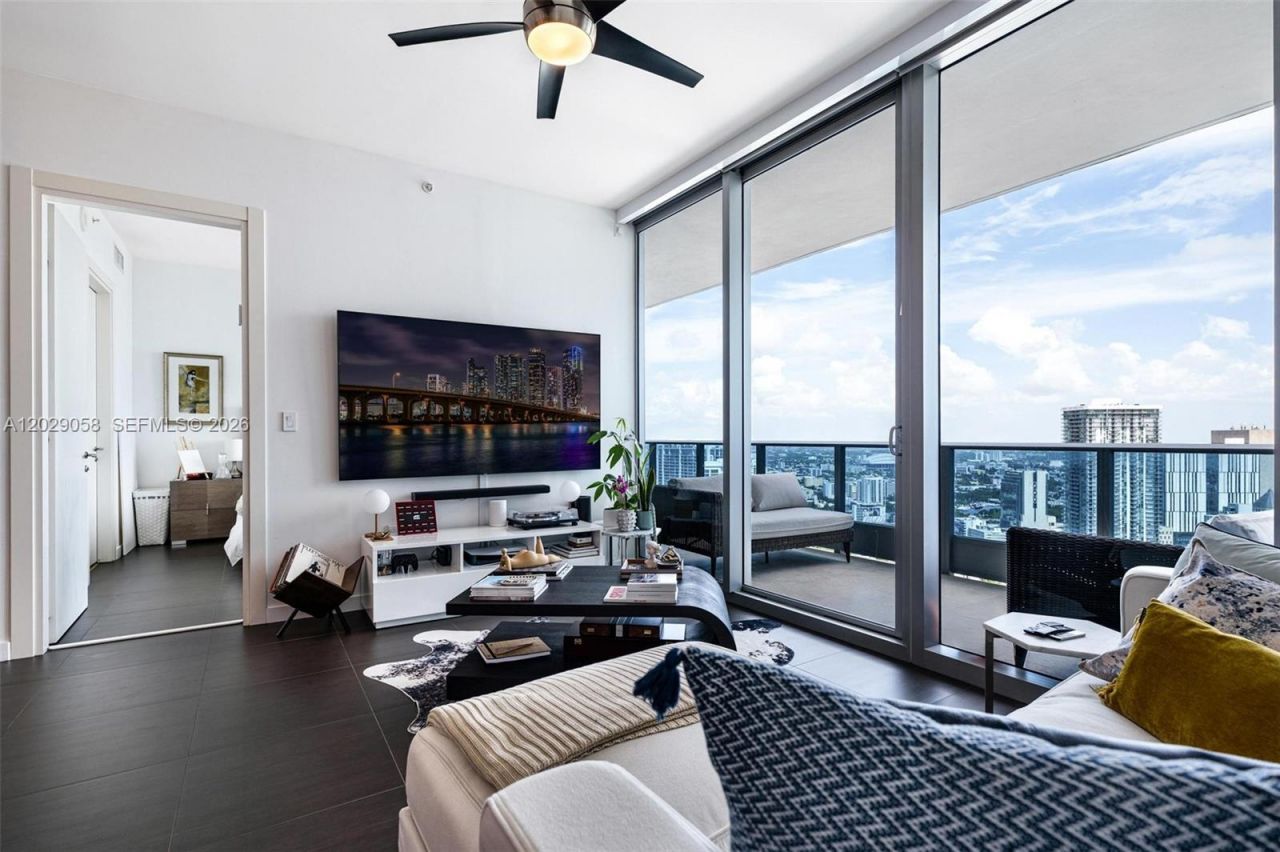 200 Biscayne Boulevard Way , Unit 4812, Miami, FL 33131 Photo