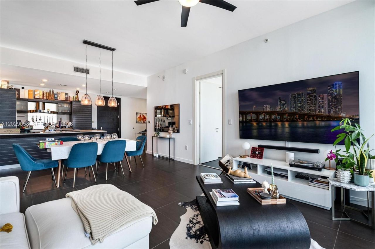200 Biscayne Boulevard Way , Unit 4812, Miami, FL 33131 Photo