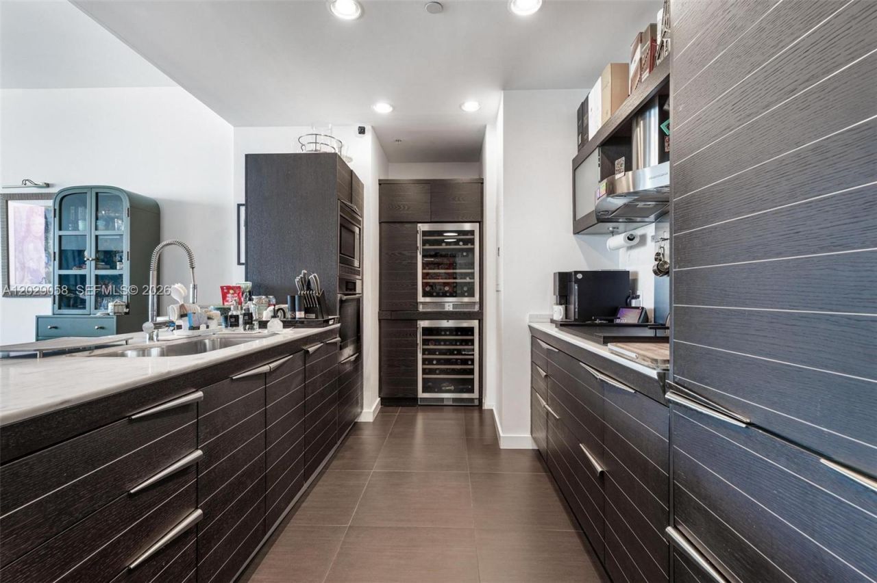 200 Biscayne Boulevard Way , Unit 4812, Miami, FL 33131 Photo