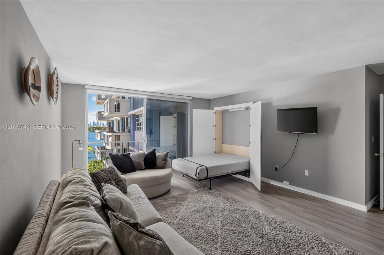800 West Ave , Unit 533, Miami Beach, FL 33139 Photo