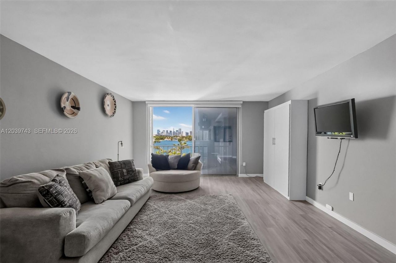 800 West Ave, Unit 533, Miami Beach, FL 33139 Photo