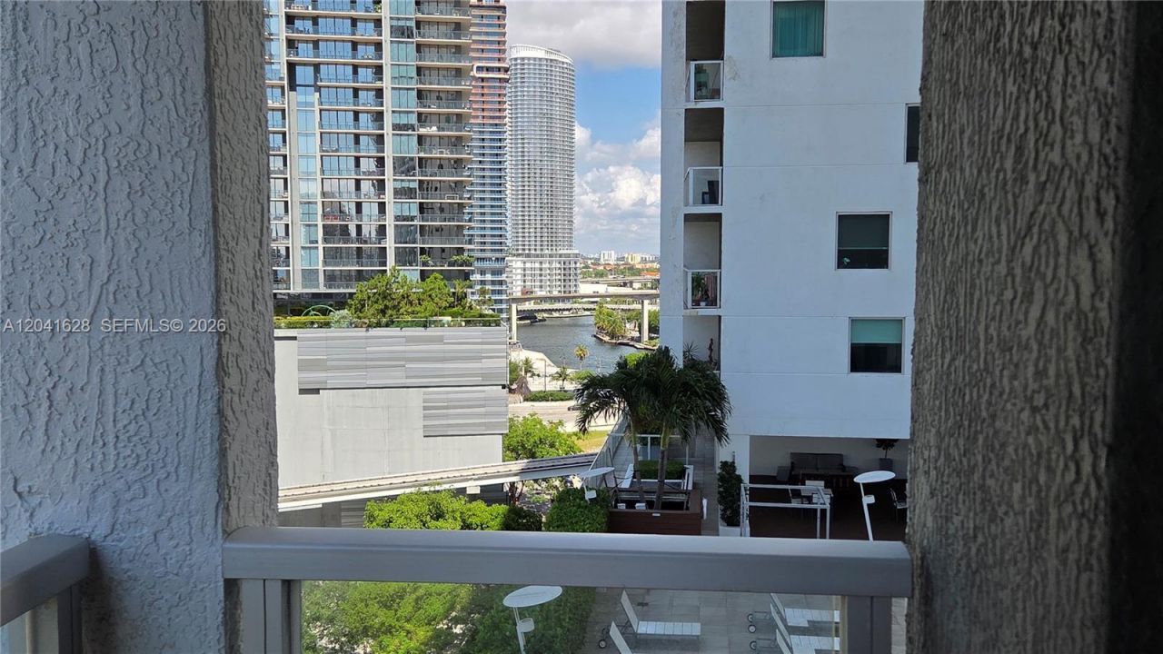 500 Brickell Ave, Unit 1410, Miami, FL 33131 Photo