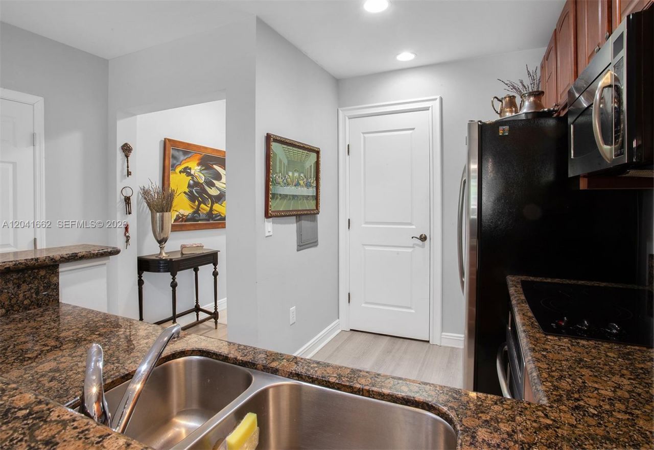 16101 Emerald Estates Dr , Unit 155, Weston, FL 33331 Photo