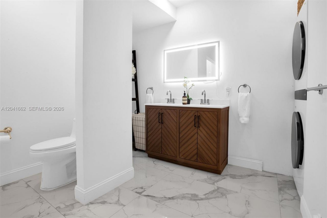 16101 Emerald Estates Dr , Unit 155, Weston, FL 33331 Photo