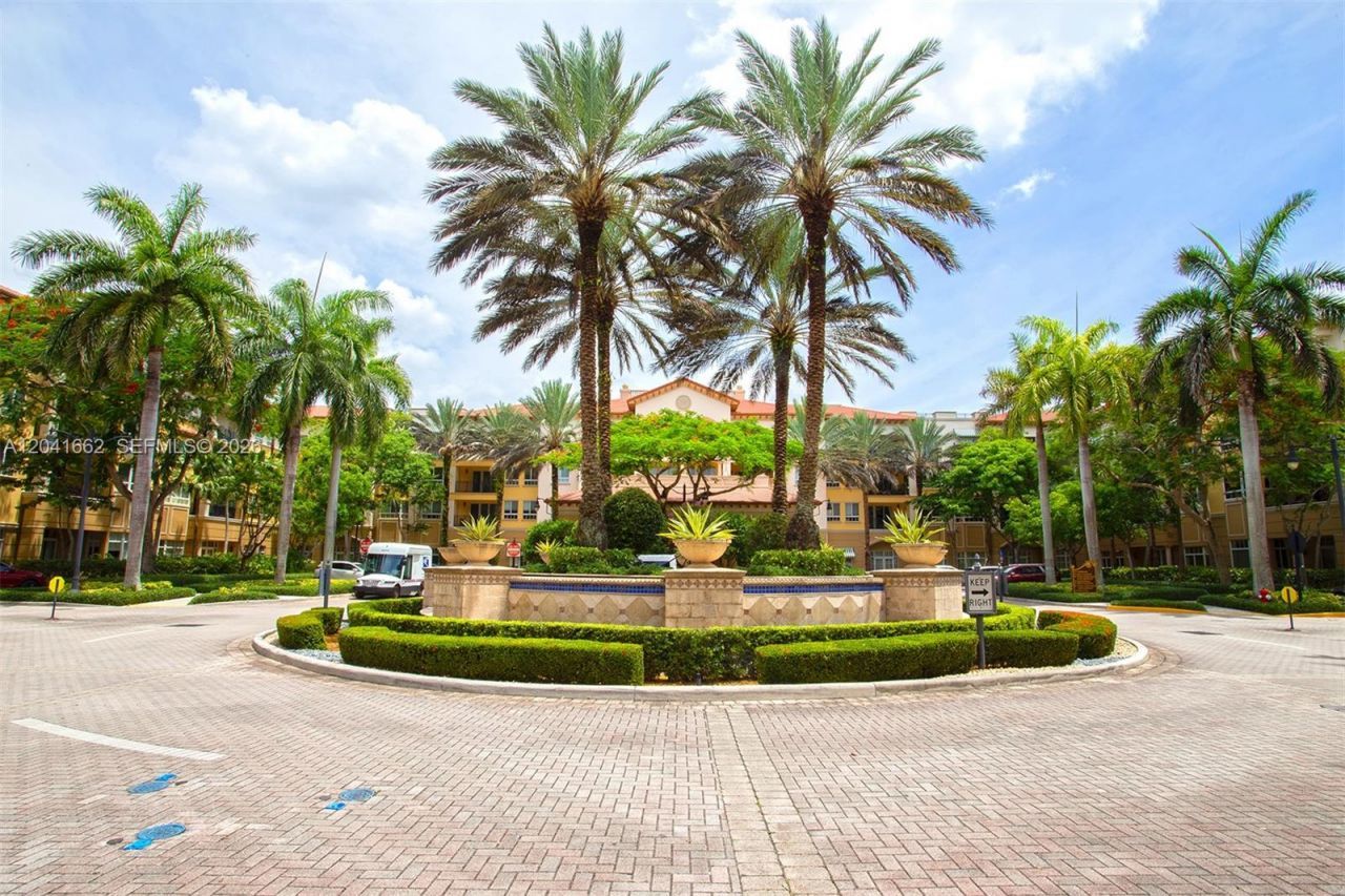 16101 Emerald Estates Dr , Unit 155, Weston, FL 33331 Photo