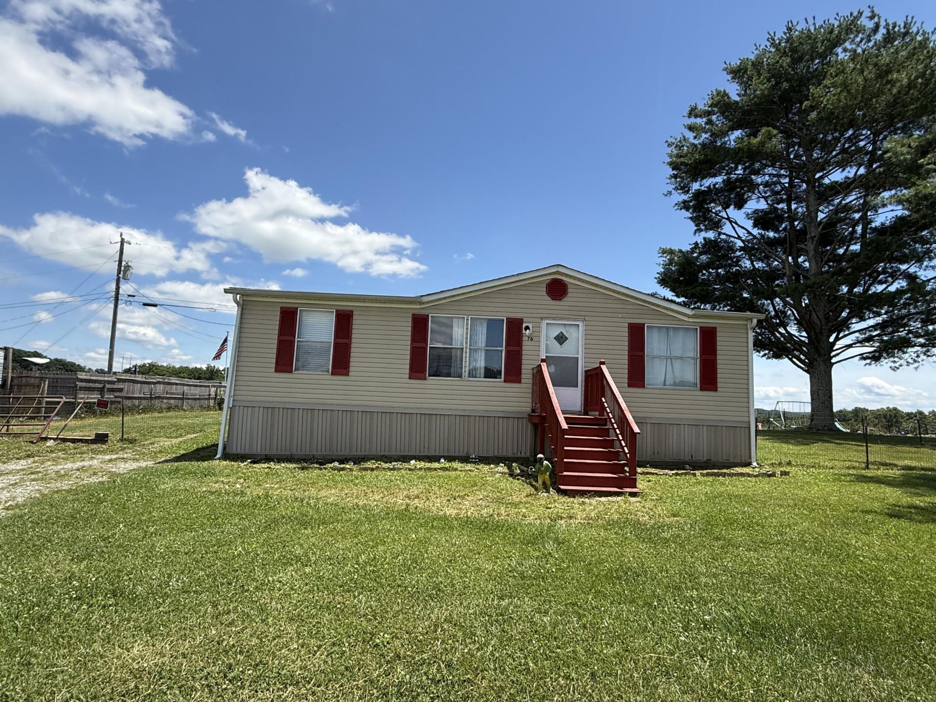 76 Kelsey Lane Pikeville, TN 37367