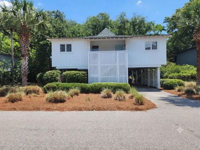 4 Sandpiper Court, Isle of Palms, SC 29451