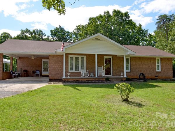 848 Deer Park Road , Nebo, NC 28761