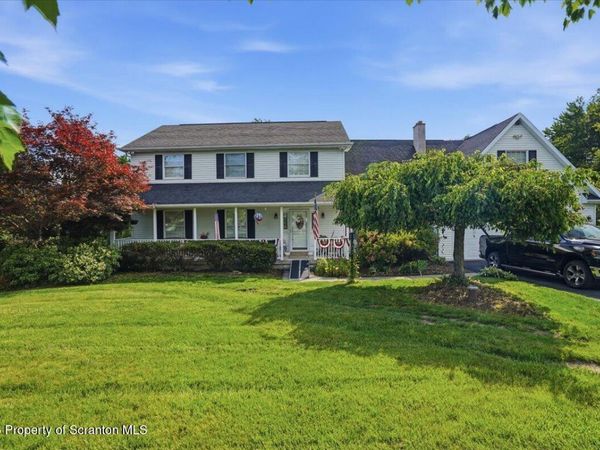 201 Autumn Drive , Moscow, PA 18444