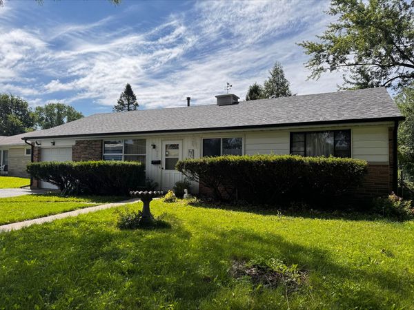 4207 BUCKINGHAM Drive , Rockford, IL 61107