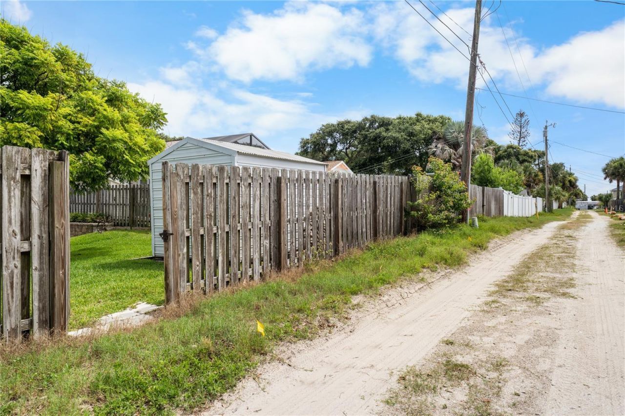 815 E 23rd Avenue , New Smyrna Beach, FL 32169 Photo