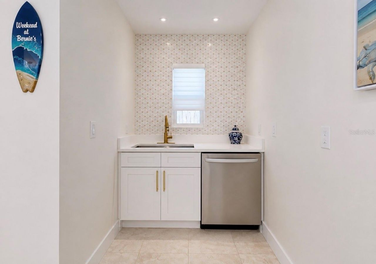 480 S Bayshore Drive , Madeira Beach, FL 33708 Photo