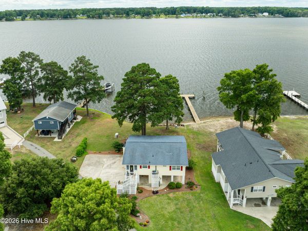22 Oak Point Road, Chocowinity, NC 27817