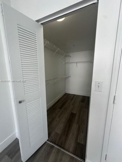 5091 NW 7th St , Unit 1008, Miami, FL 33126 Photo