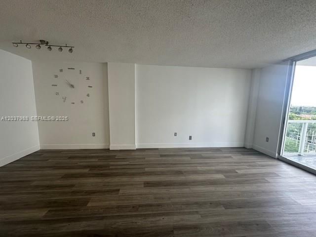 5091 NW 7th St , Unit 1008, Miami, FL 33126 Photo