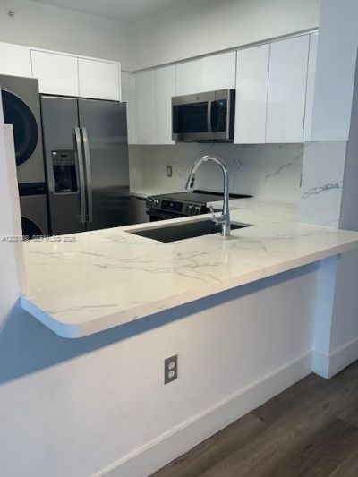 5091 NW 7th St , Unit 1008, Miami, FL 33126 Photo