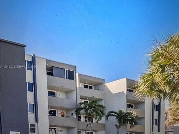 10090 NW 80th Ct , Unit 1241, Hialeah Gardens, FL 33016