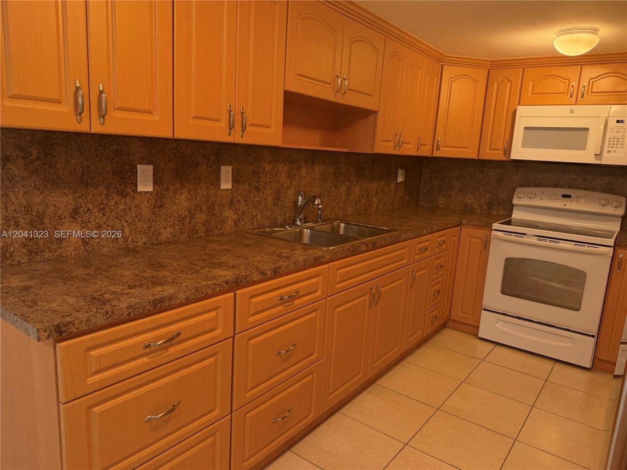 10090 NW 80th Ct , Unit 1241, Hialeah Gardens, FL 33016 Photo