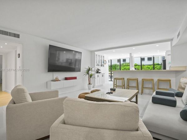 6423 Collins Ave , Unit 203, Miami Beach, FL 33141
