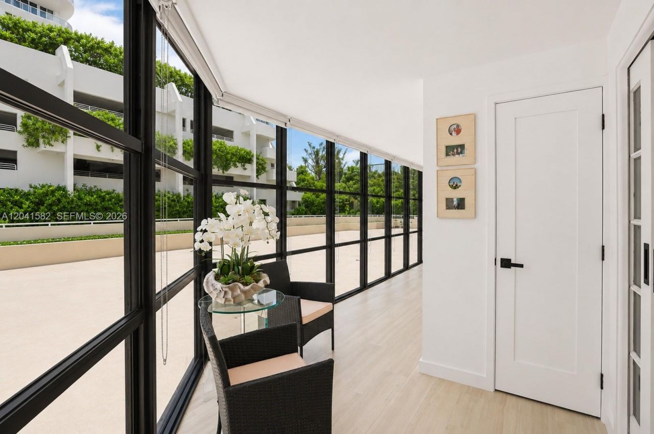 6423 Collins Ave , Unit 203, Miami Beach, FL 33141 Photo