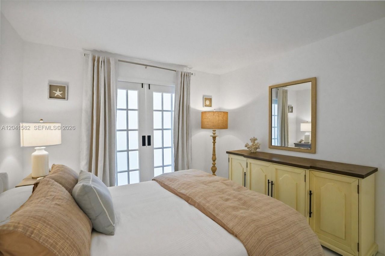 6423 Collins Ave , Unit 203, Miami Beach, FL 33141 Photo