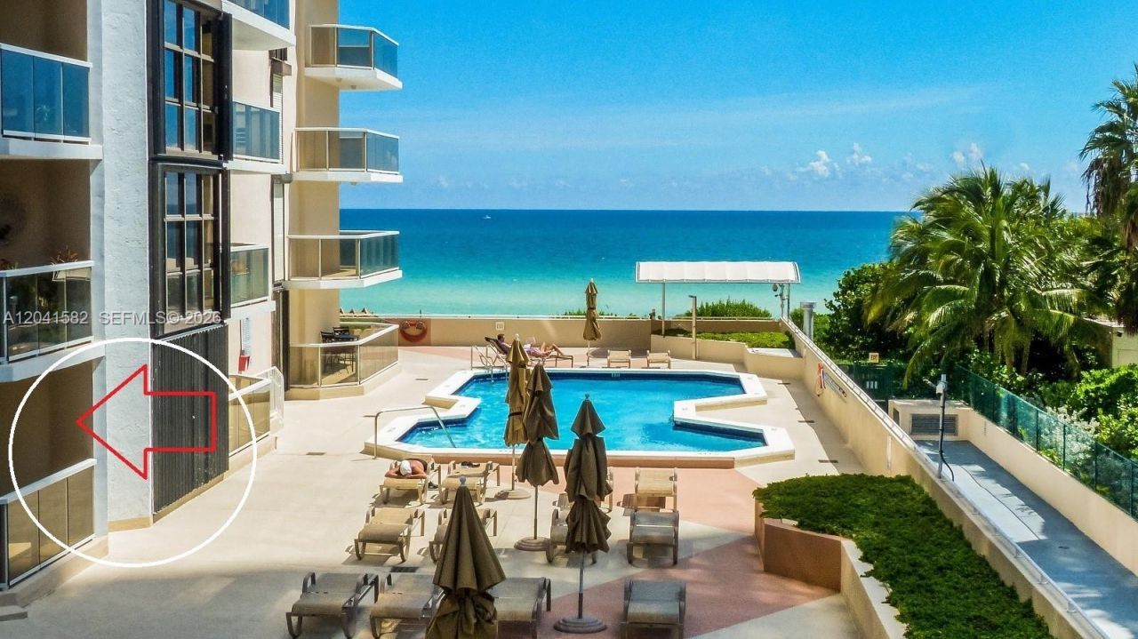 6423 Collins Ave , Unit 203, Miami Beach, FL 33141 Photo