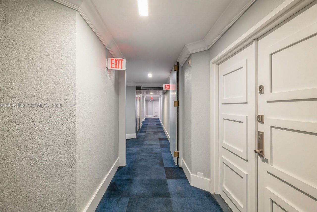 6423 Collins Ave , Unit 203, Miami Beach, FL 33141 Photo
