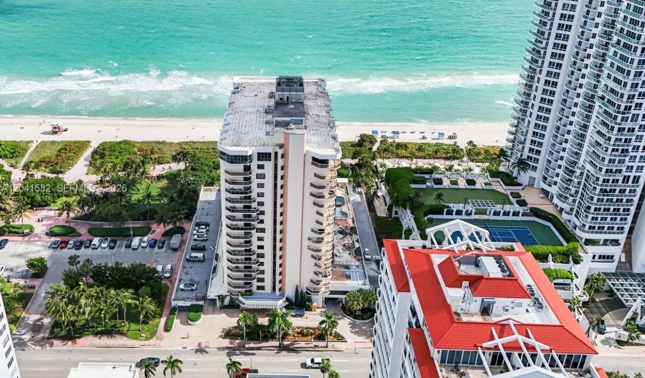 6423 Collins Ave , Unit 203, Miami Beach, FL 33141 Photo