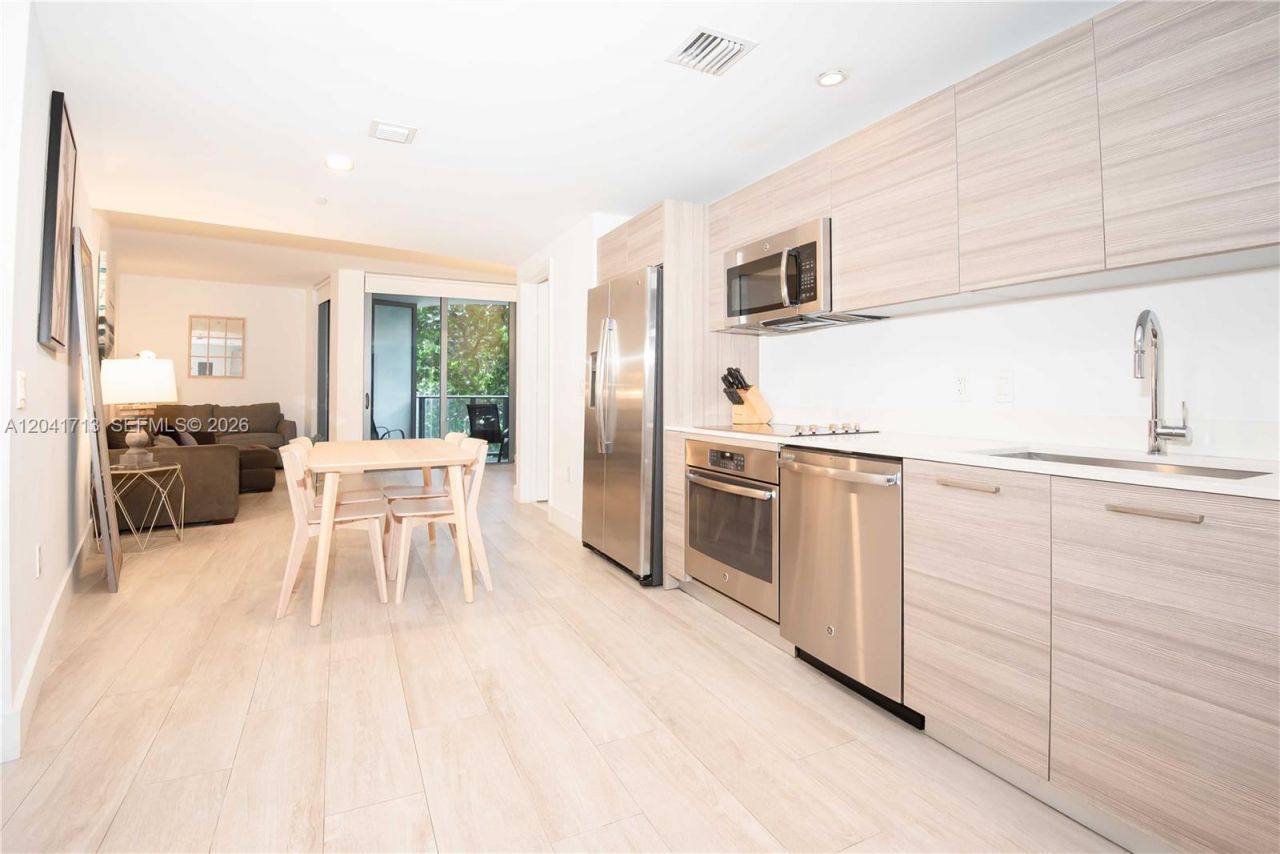 121 NE 34th St , Unit 814, Miami, FL 33137 Photo