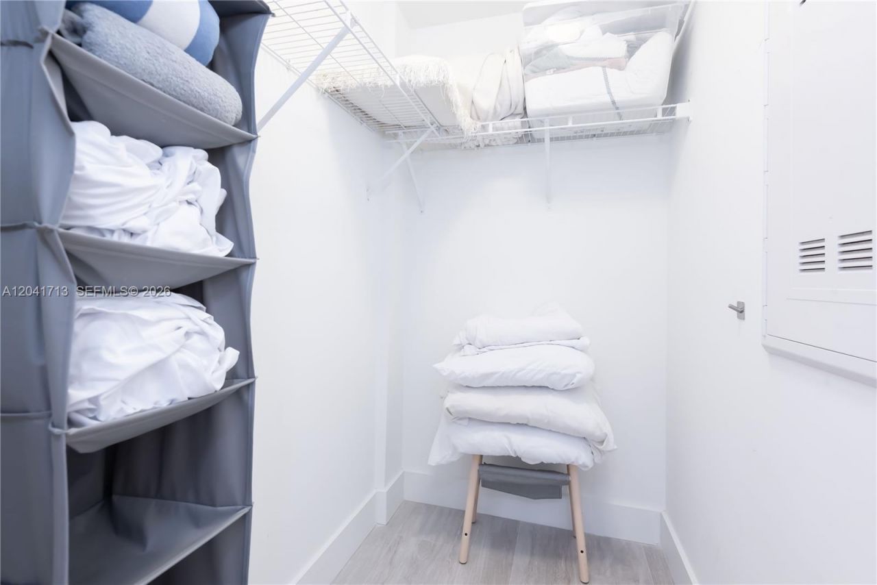 121 NE 34th St , Unit 814, Miami, FL 33137 Photo
